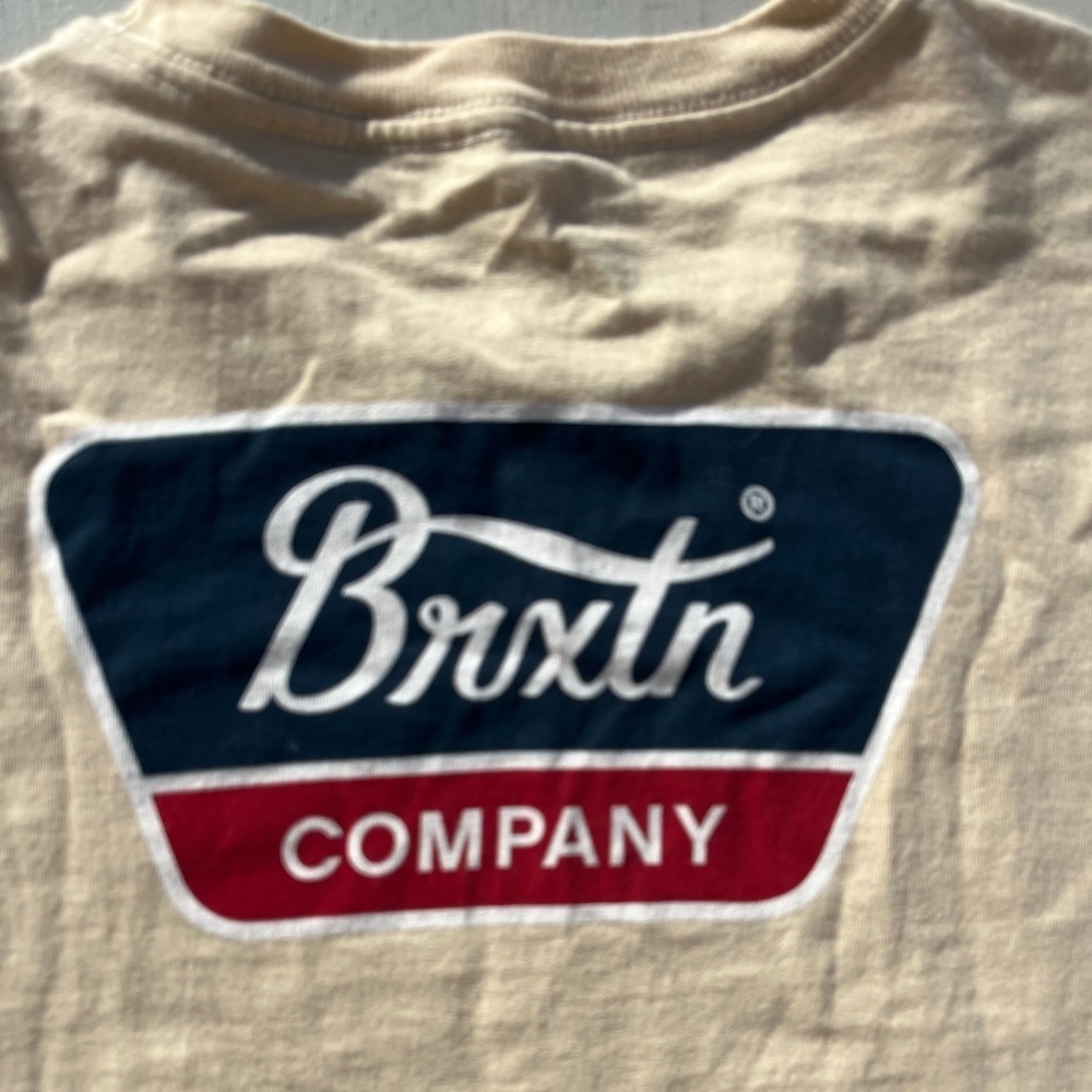 Men's Brixton T-Shirt Yellow Spell-Out XL Streetwear Logo Casual City Beach Surf